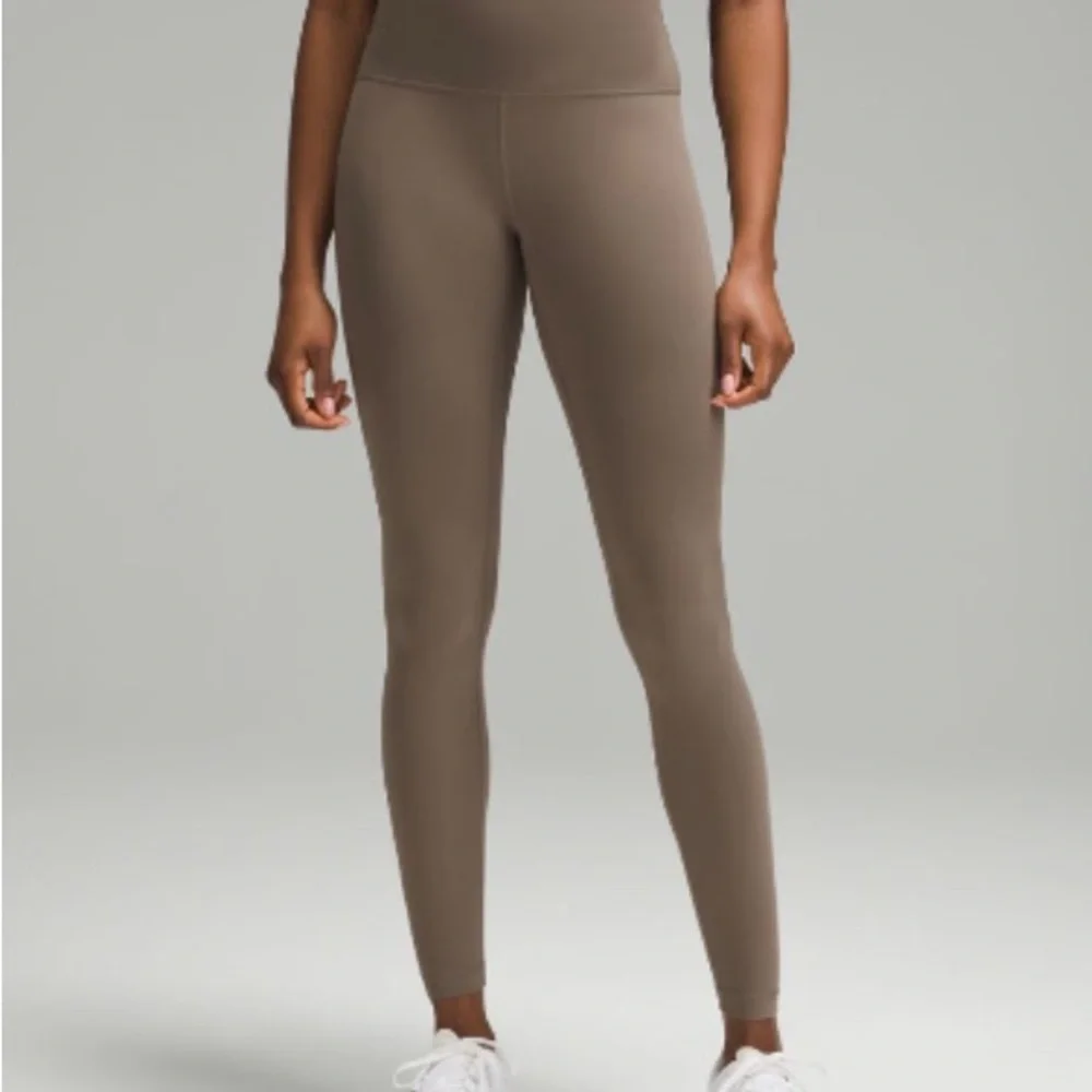 Lululemon Wunder Train High Rise Tight 28โ - Picture 1 of 3